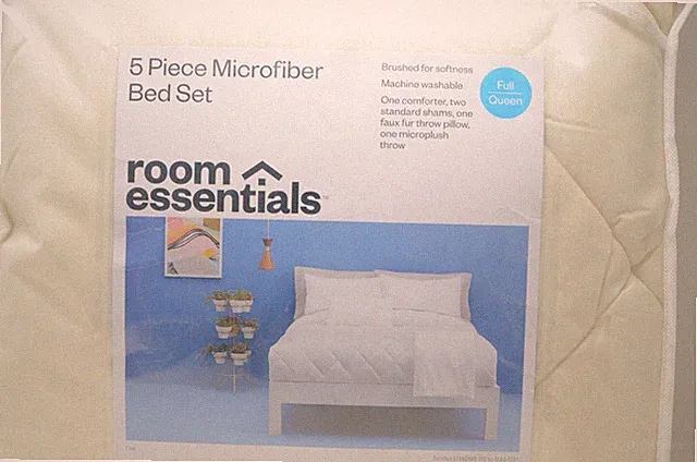 5PC Microfiber Reversible Full/Queen Bed Set with Throw BR4 - Room Essentials