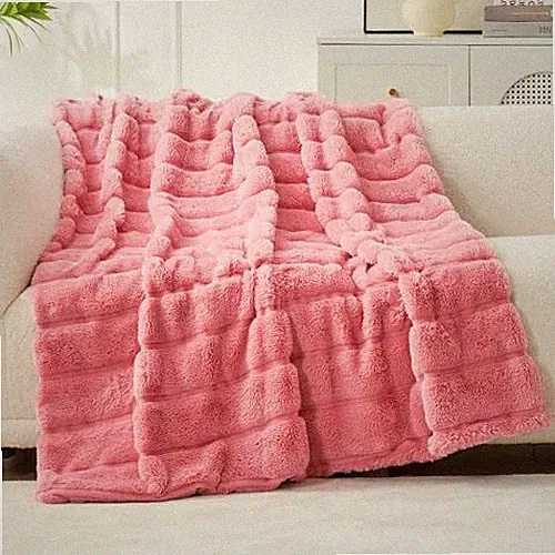 Cozy Pink Faux Fur Throw Blanket for Couch, Sofa, Bedroom, Living Room