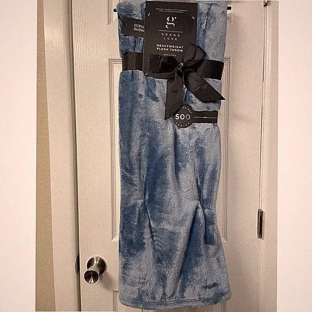 Heavyweight 500 Series Plush 60x70 Luxury Throw Blanket Grand Luxe Denim Blue