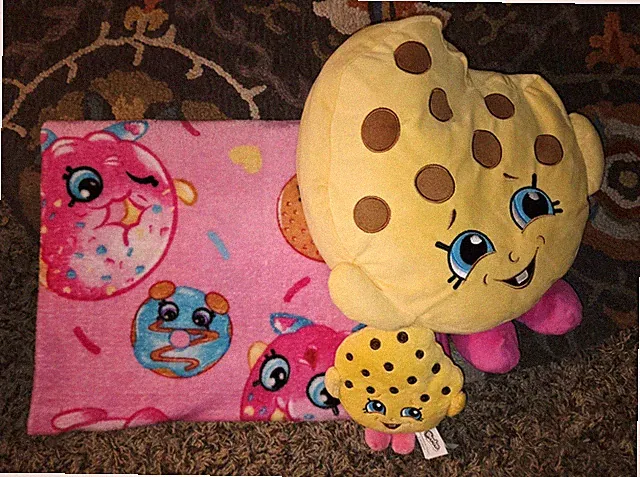 Shopkins Kids Throw Blanket And Pillow
